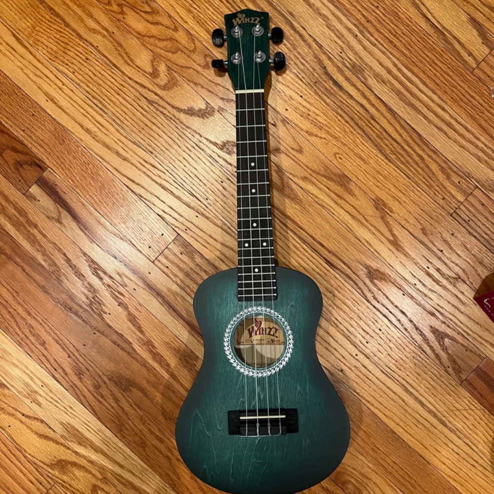 Winzz Hand-Rubbed Vintage Ukulele, Green, 23"